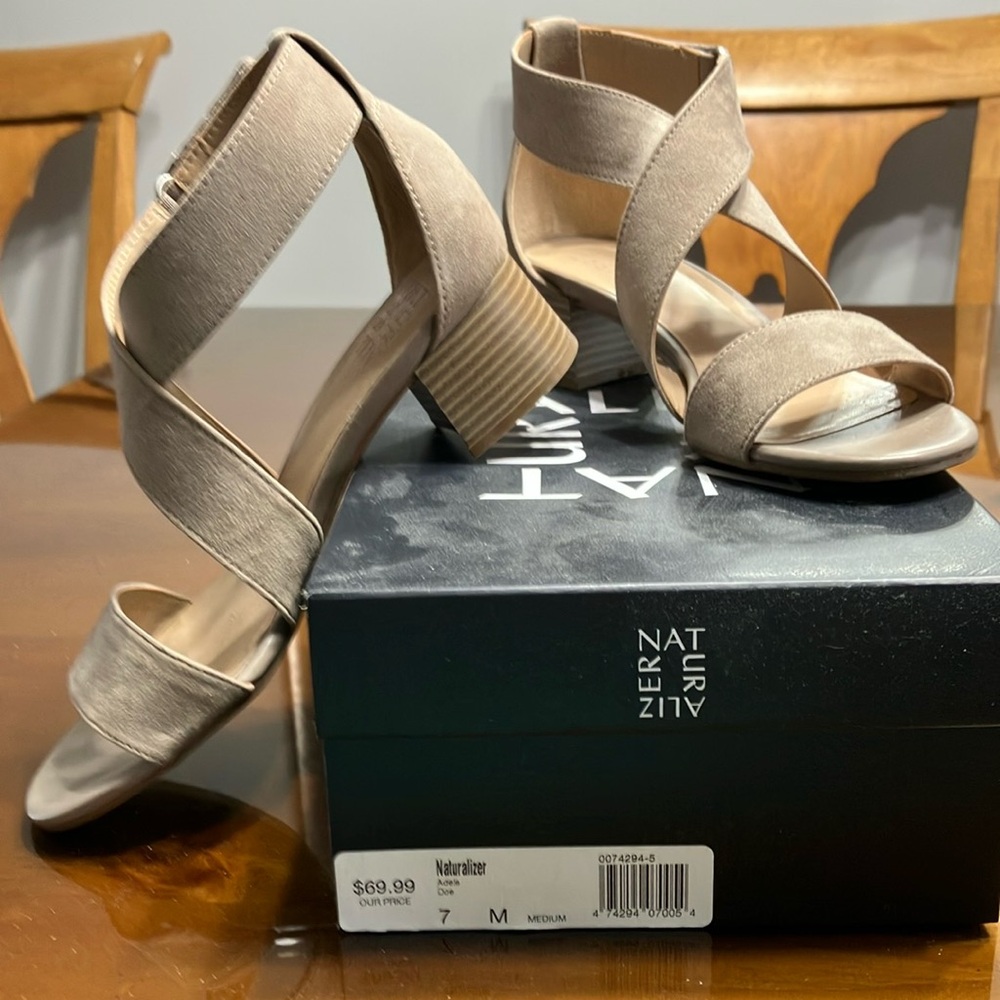 Naturalizer Tan Heels Elegant Comfort